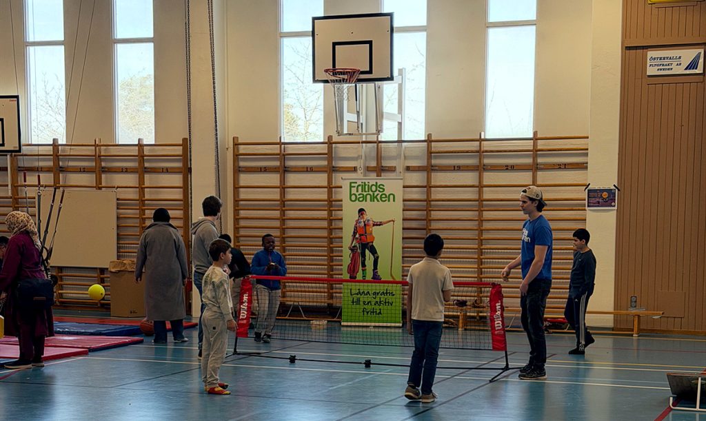 Bollspel i sporthallen