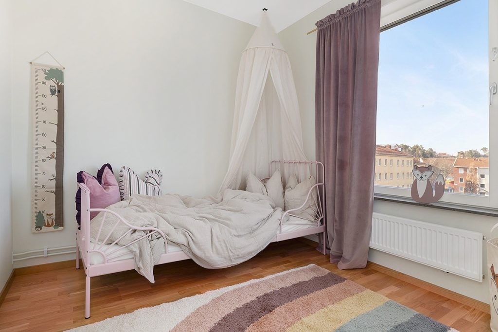 Uppmöblerat barnrum