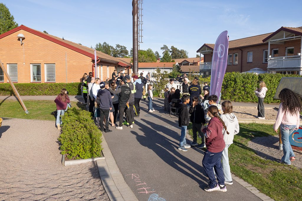 Uppslutningen i Rosersberg var god och många kom