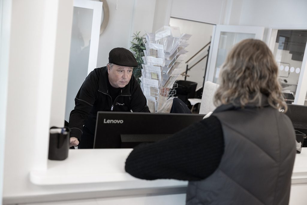 Nycklar ska lämnas in före kl. 12 avflyttningsdagen. 